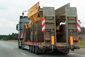 Top 10 Safety Tips for Heavy Machinery Moving